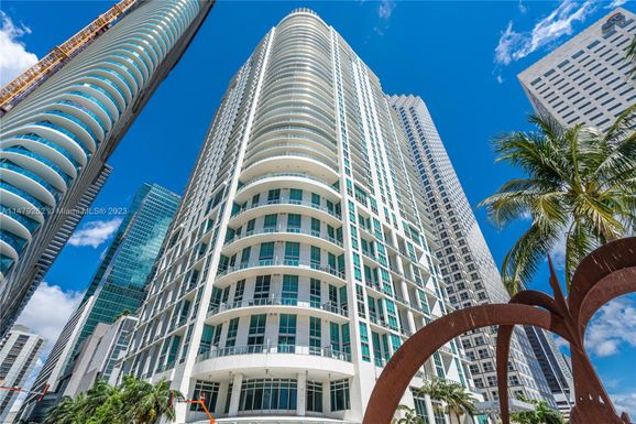 300 S Biscayne Blvd # 2201, Miami FL 33131