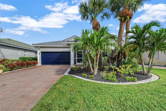 105 Catania Way, Royal Palm Beach FL 33411