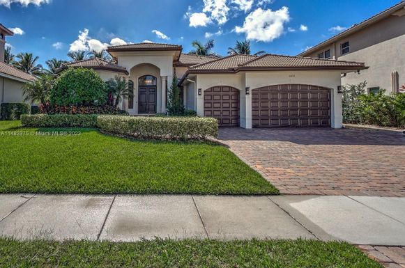 10210 Key Plum St, Plantation FL 33324