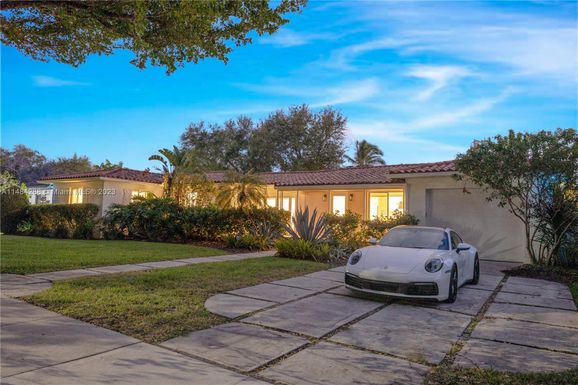 544 NE 106th St, Miami Shores FL 33138