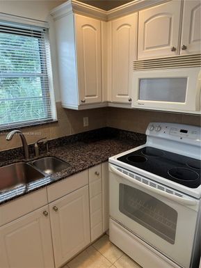 128 Harwood J # 128, Deerfield Beach FL 33442