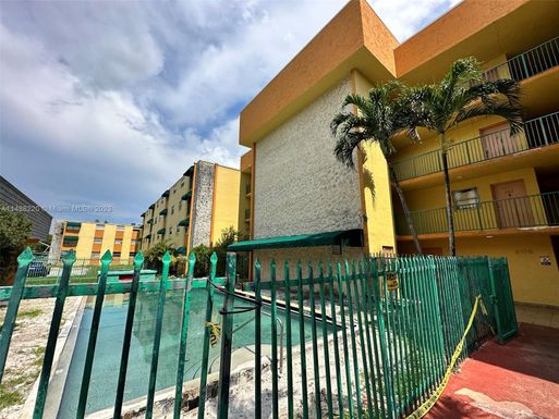 666 W 81st St # 331, Hialeah FL 33014