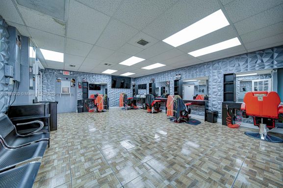Barbershop For Sale in North Miami, North Miami FL 33168