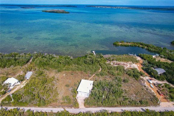 3127 Stewart Rd, Torch Key FL 33042