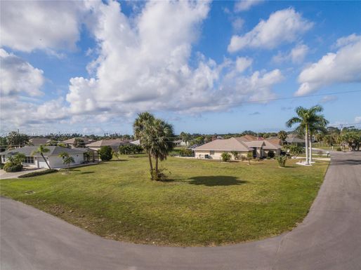 7325 Parkinsonia, Other City - In The State Of Florida FL 33955
