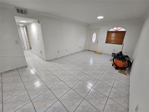 10915 W Okeechobee Rd # 102, Hialeah Gardens FL 33018