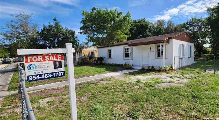2440 NW 59th St, Miami FL 33142