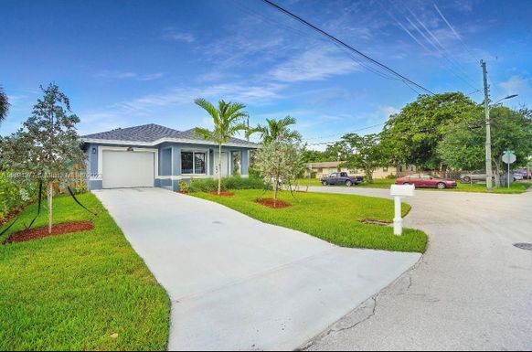 1896 NW 8th St # 1896, Pompano Beach FL 33069