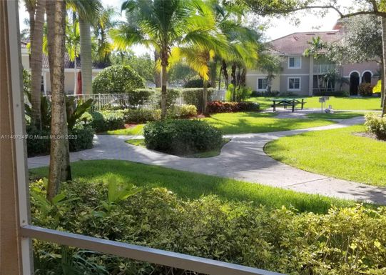 6521 Emerald Dunes Dr # 107, West Palm Beach FL 33411