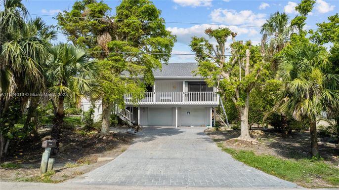 1077 S YACHTSMAN DR, Other City - In The State Of Florida FL 33957