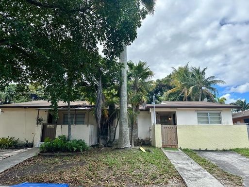 20450 SW 92nd Pl, Cutler Bay FL 33189