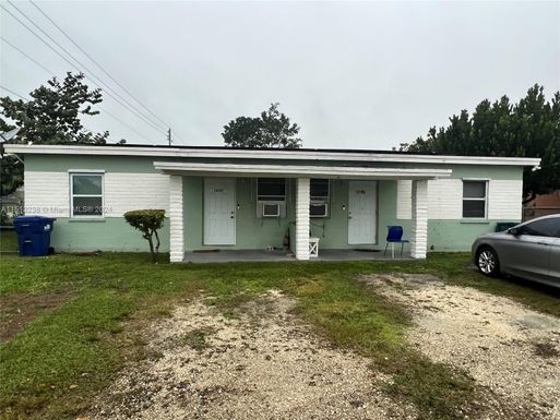 12195 SW 213th Ter, Miami FL 33177