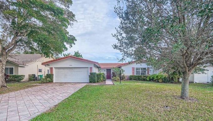 7823 NW 40th St, Coral Springs FL 33065