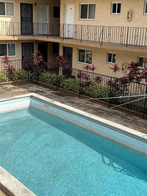 6001 NW 37th St # 105, Virginia Gardens FL 33166