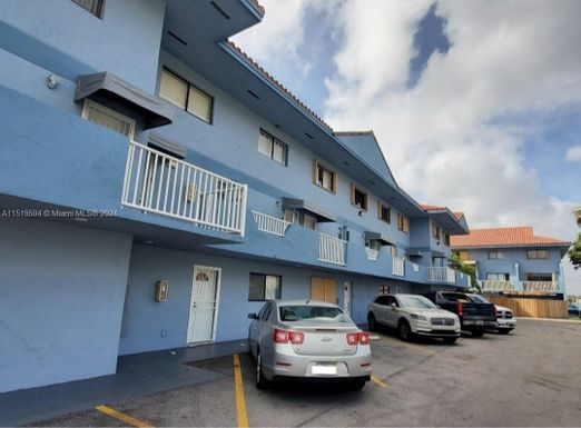 220 W 68th St # 206, Hialeah FL 33014