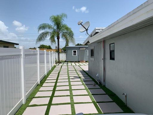 6321 Lincoln St # 1, Hollywood FL 33024