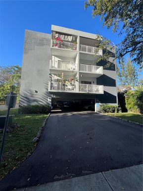 645 NE 121st St # 404, North Miami FL 33161