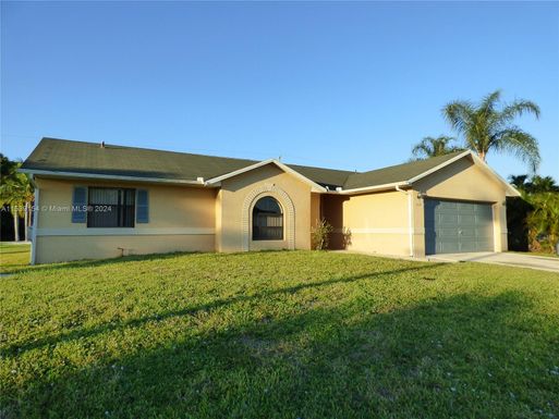 5629 NW Commodore Ter, Port St. Lucie FL 34983