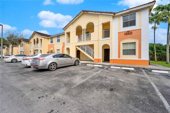 2731 SE 17th Ave # 211, Homestead FL 33035