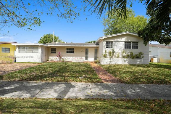 1081 NE 179th St, North Miami Beach FL 33162