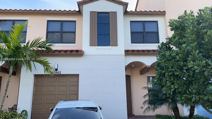 20962 NW 1st Dr, Pembroke Pines FL 33029