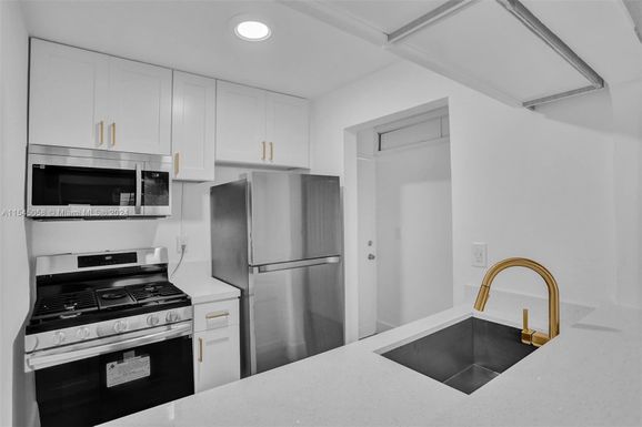 505 NE 30th St # 505, Miami FL 33137