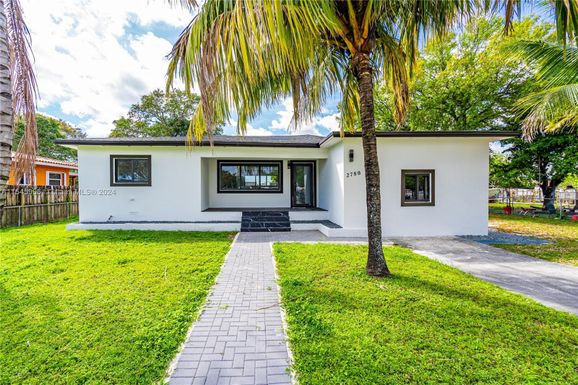 2780 NW 97th St, Miami FL 33147