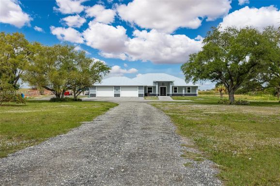 1541 Frontier Cir, Other City - In The State Of Florida FL 33935