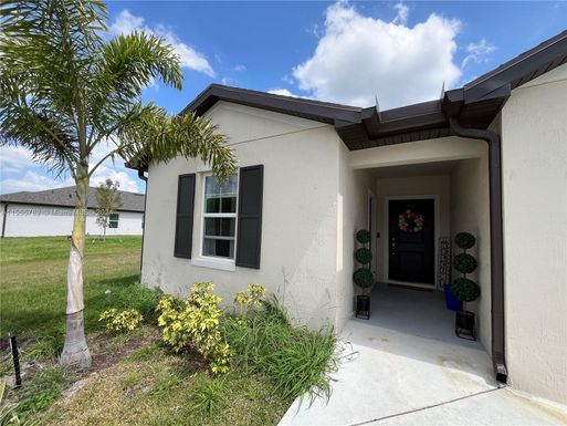 434 SW Tulip Blvd # 1, Port St. Lucie FL 34953