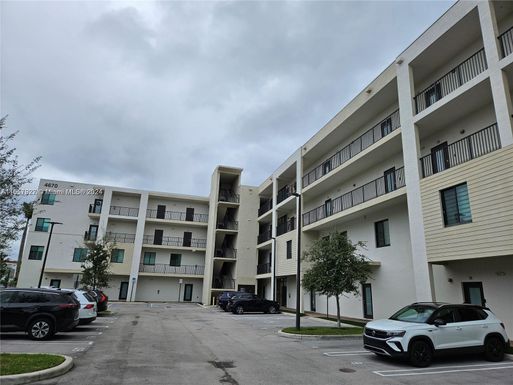 4670 NW 84th Ave # 13, Doral FL 33166