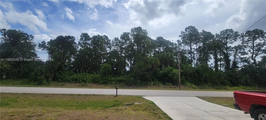 459 Lampion, Lehigh Acres FL 33974