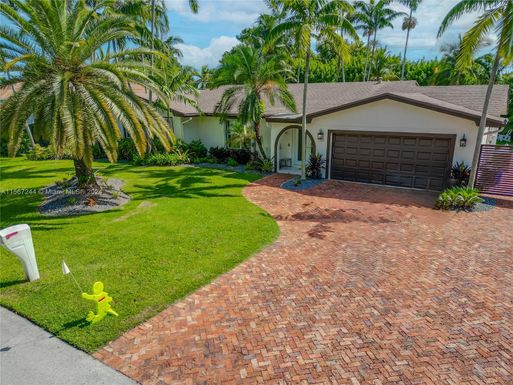 6420 Dolphin Dr, Coral Gables FL 33158