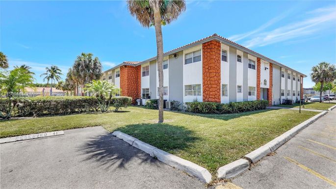 1201 SW 52nd Ave # 2, North Lauderdale FL 33068