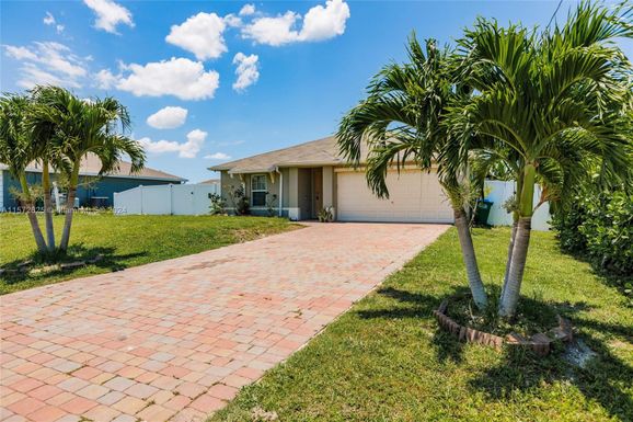 3766 NE 14 Place, Cape Coral FL 33909