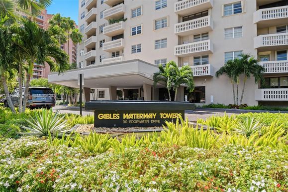 90 Edgewater Dr # 415, Coral Gables FL 33133