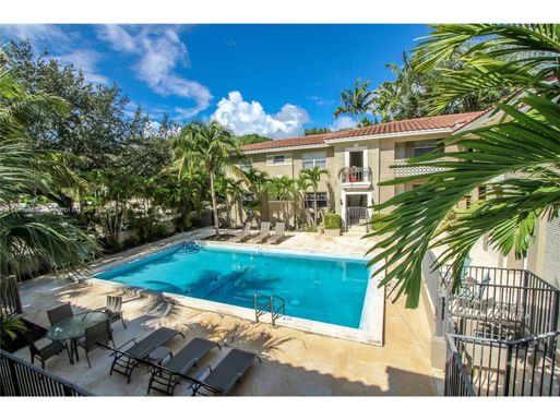 125 Edgewater Dr # 7, Coral Gables FL 33133