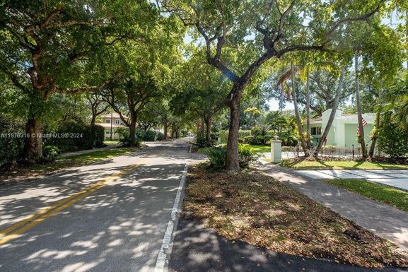 502 Madeira Ave, Coral Gables FL 33134