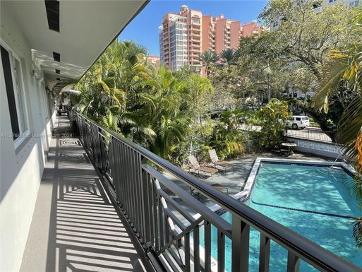95 Edgewater Dr # 207, Coral Gables FL 33133