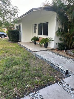 6526 SW 20th St, Miramar FL 33023