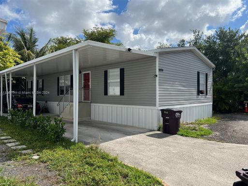 11009 NW 4 st, Other City - In The State Of Florida FL 33172