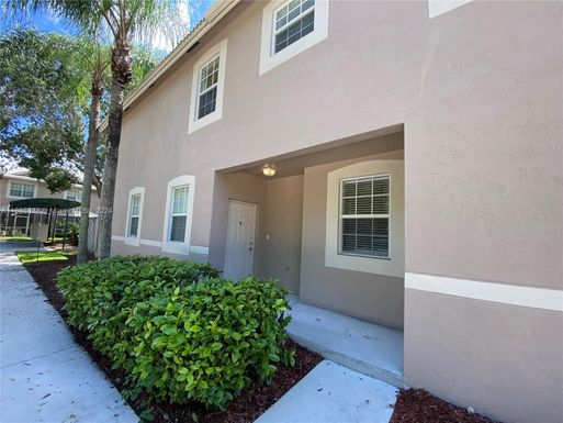 2044 Pompeii Ct # 2044, Weston FL 33327