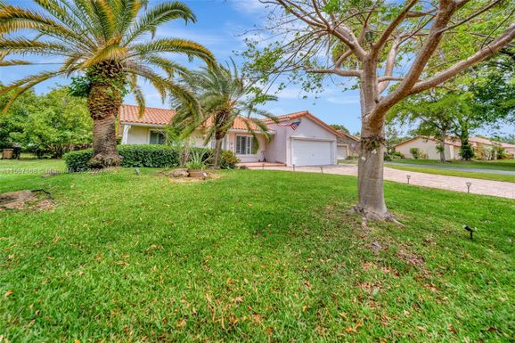 8937 NW 3rd Ct, Coral Springs FL 33071