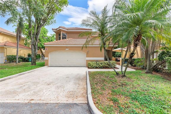 11375 Lakeview Dr, Coral Springs FL 33071