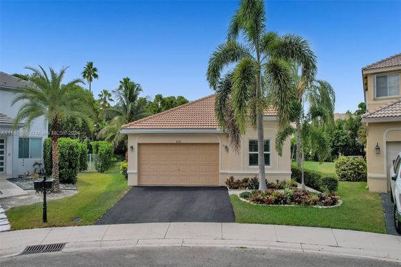 4235 Sabal Ridge Cir, Weston FL 33331