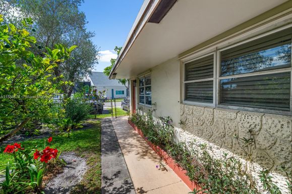 5833 Taylor St # 1, Hollywood FL 33021