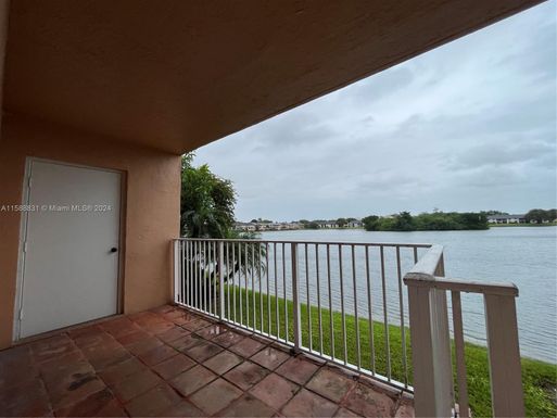 3243 NW 44th St # 3, Oakland Park FL 33309