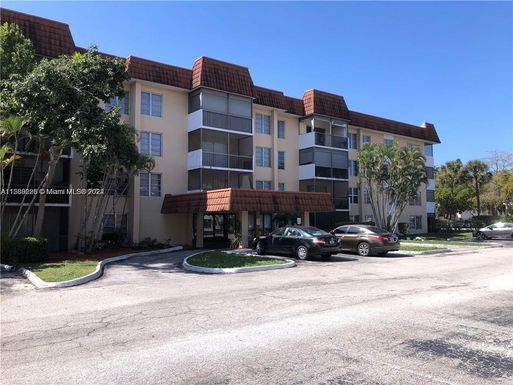 4152 Inverrary Dr # 201, Lauderhill FL 33319