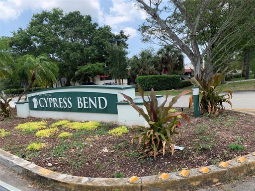 2209 S Cypress Bend Dr # 401, Pompano Beach FL 33069