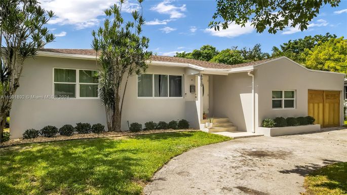 6030 SW 60th Ter, South Miami FL 33143