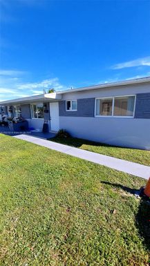 819 SW 3rd St, Hallandale Beach FL 33009